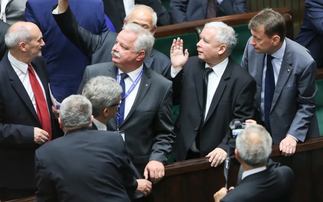 Kiedy PiS wygrał wybory? Historia zwycięstw i kluczowe momenty w polityce